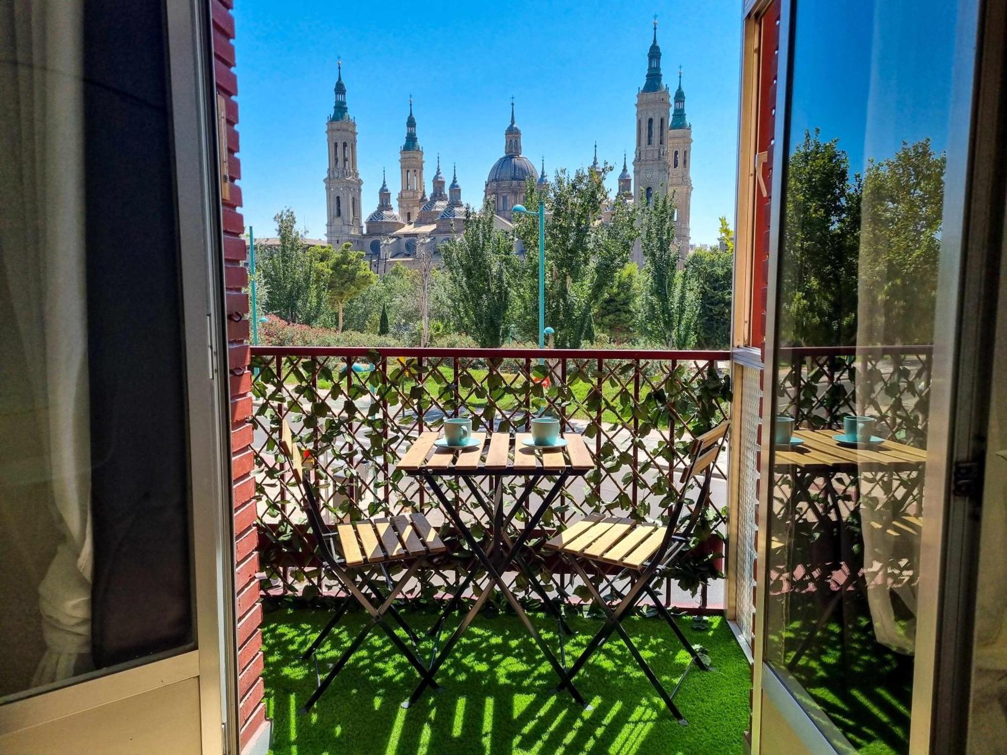 סרגוסה Front Views To El Pilar Comotucasa מראה חיצוני תמונה
